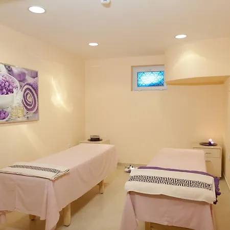 Hotel Astrea 3*